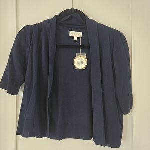 M - Apricot Blue Over the Shoulder